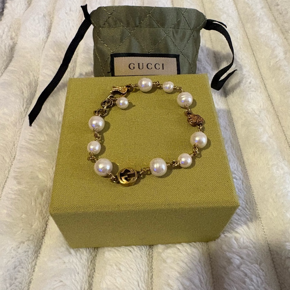 Gucci Pearl and Gold Bracelet